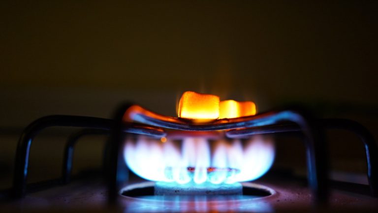 canva-on-gas-burner-MADGyAgnr9U